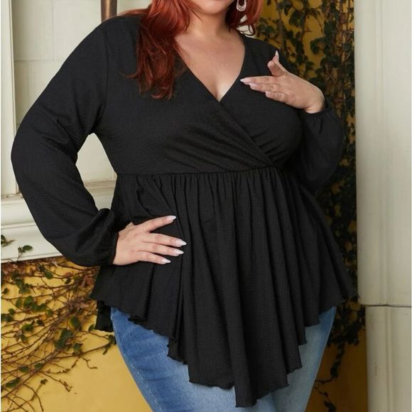 MUST GO!! SHEIN FIT+ Plus Surplice Neck Asymmetrical Hem Tee 24/26 - Picture 3 of 4